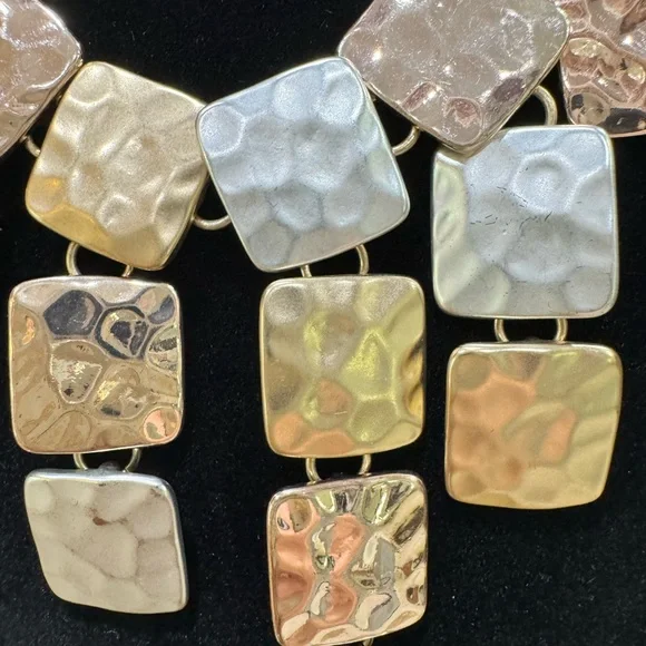 STATEMENT NECKLACE Tri color 18 in to 21 in adjustable Lobster clasp. EX… - Picture 3 of 14